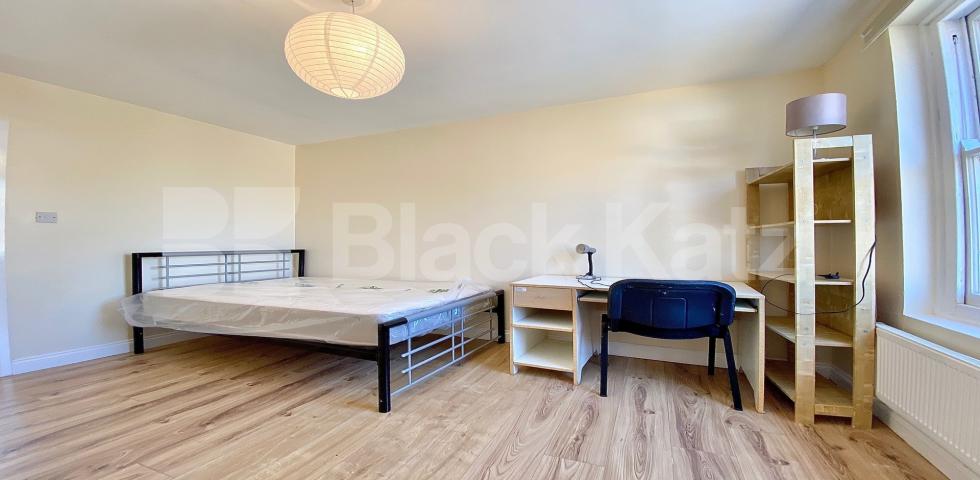 			VIRTUAL TOUR AVAILABLE!, 4 Bedroom, 1 bath, 1 reception Apartment			 Chapel Market, N1, ANGEL
